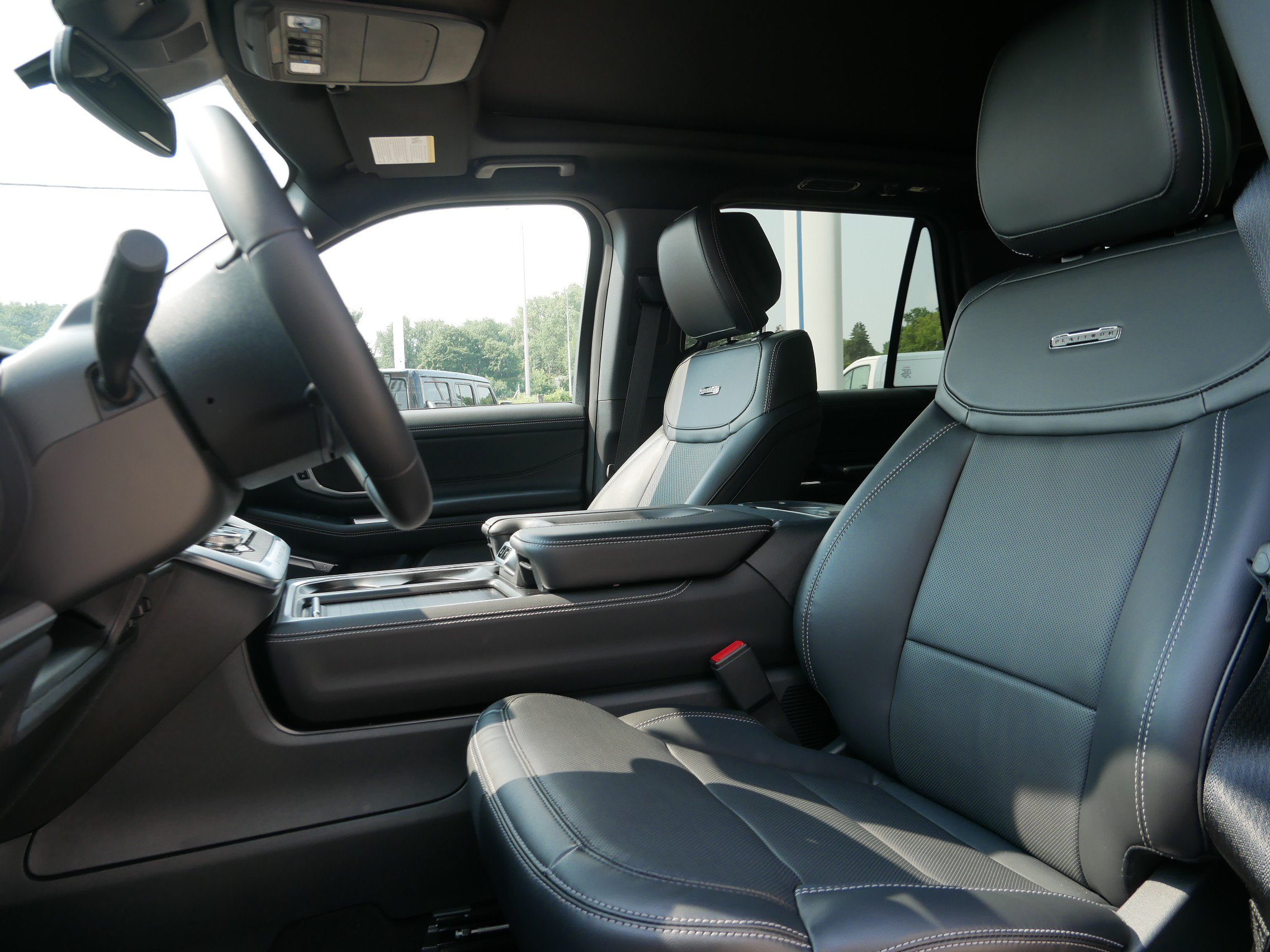 New 2026 Ford Expedition Max Platinum w/ Stealth Appearance Package AWD/4WD image 6