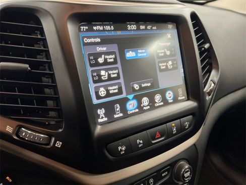 Used 2017 Jeep Cherokee Limited w/ Luxury Group image 15