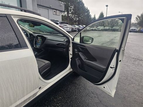 Used 2024 Subaru Crosstrek 2.0i Premium image 10
