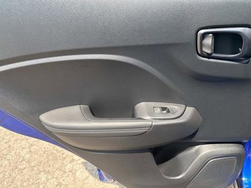 Used 2024 Hyundai Venue Limited image 10