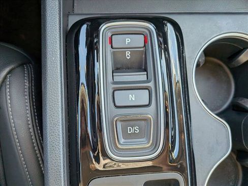 Used 2023 Honda Pilot Touring image 12