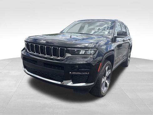 Used 2023 Jeep Grand Cherokee L Limited AWD/4WD image 8