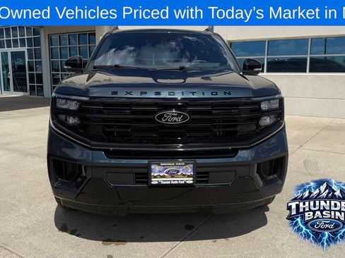 Used 2025 Ford Expedition Max Platinum w/ Stealth Performance Package AWD/4WD image 2