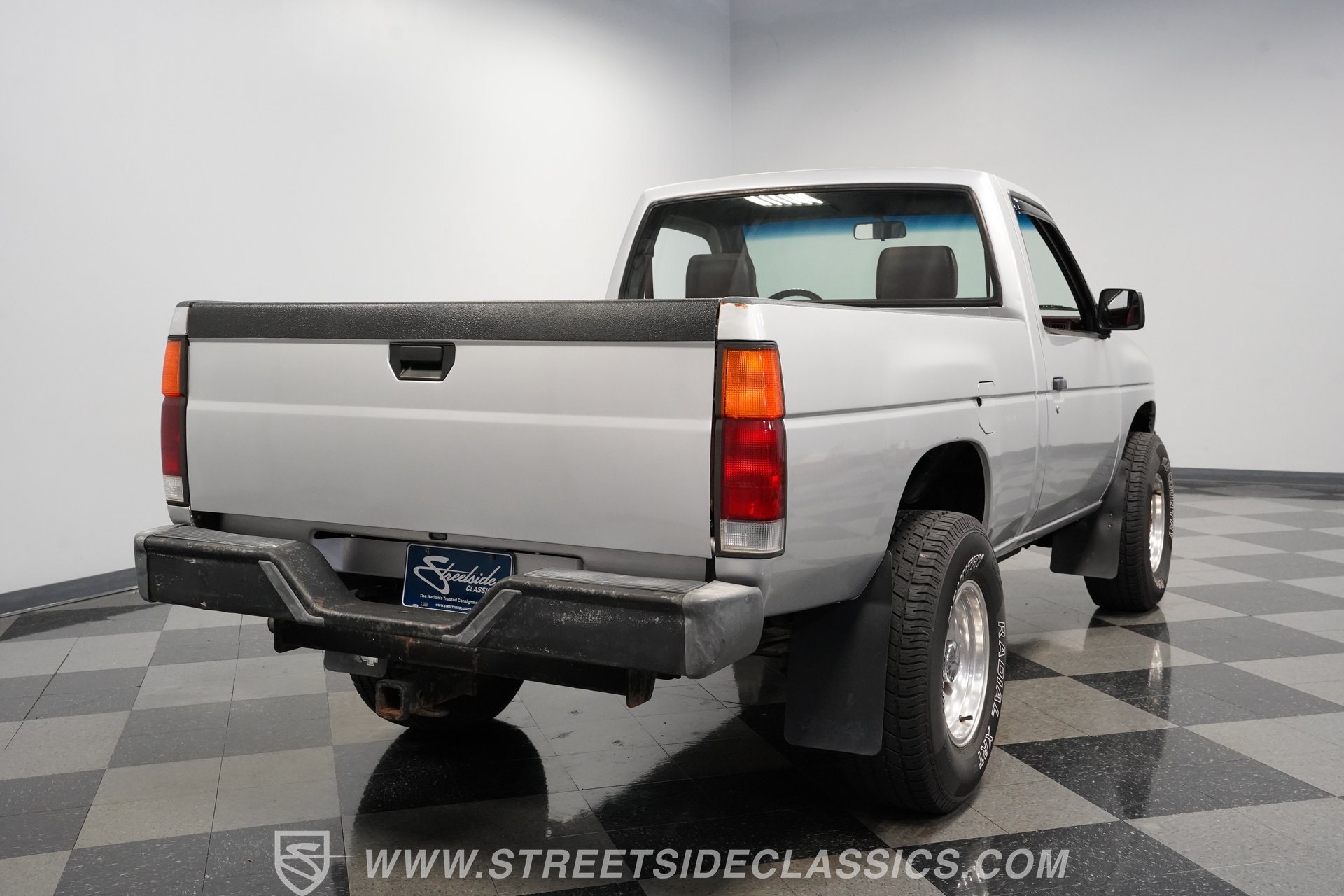 Used 1990 Nissan Pickup 4x4 Regular Cab image 12