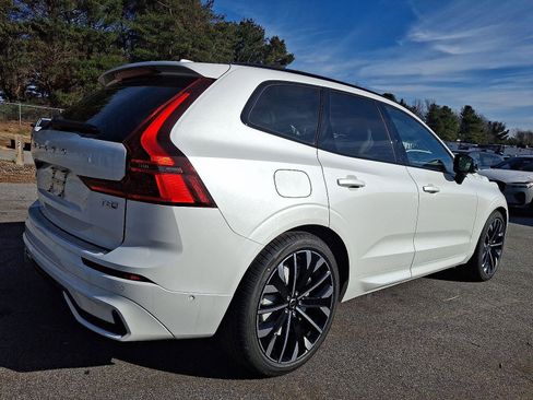 New 2026 Volvo XC60 T8 Ultra w/ Climate Package AWD/4WD image 4