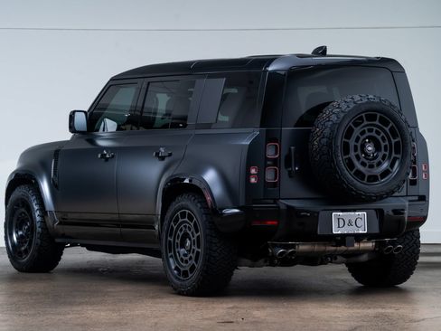 Used 2025 Land Rover Defender 110 V8 AWD/4WD image 5