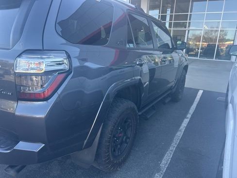 Used 2022 Toyota 4Runner SR5 Premium image 8