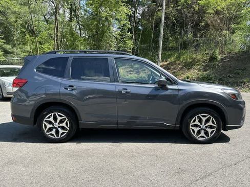 Used 2020 Subaru Forester Premium w/ Popular Package #1 AWD/4WD image 3