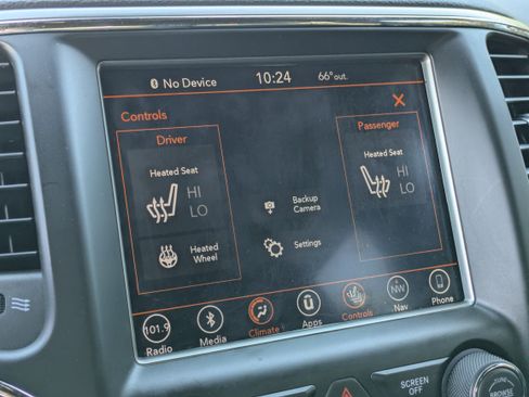 Used 2018 Jeep Grand Cherokee Altitude image 33