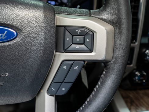 Used 2019 Ford F250 Lariat image 28