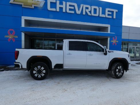 Certified 2025 GMC Sierra 2500 Denali w/ Denali Reserve Package image 2