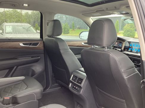 New 2026 Volkswagen Atlas SE image 17