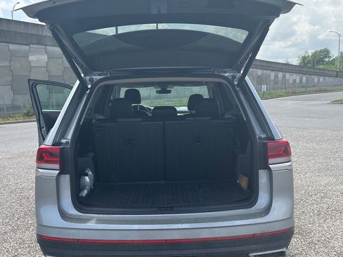 Used 2024 Volkswagen Atlas SE FWD image 11