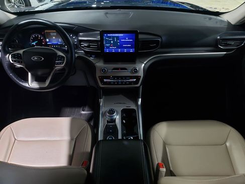 Used 2022 Ford Explorer XLT w/ Equipment Group 202A image 15