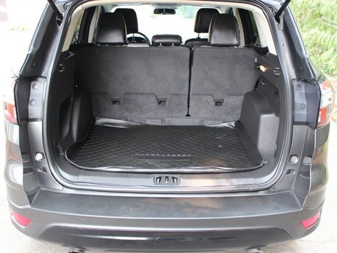 Used 2017 Ford Escape SE w/ SE Sport Appearance Package AWD/4WD image 15