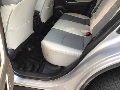 Used 2021 Toyota RAV4 XLE Premium image 13