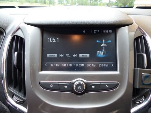 Used 2017 Chevrolet Cruze LT w/ Convenience Package FWD image 28