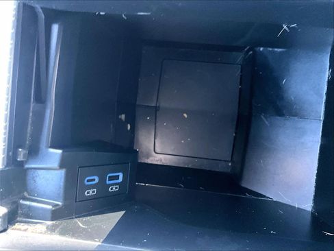 Used 2021 Toyota Sienna XSE image 28