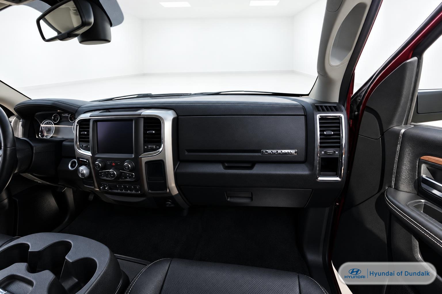 Used 2018 RAM 1500 Laramie w/ Convenience Group AWD/4WD image 9