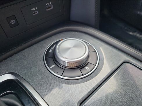 Certified 2022 Nissan Armada SV w/ SV Appearance Package image 38