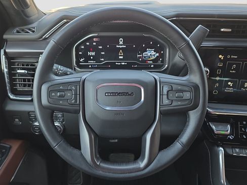 Used 2025 GMC Sierra 2500 Denali Ultimate w/ Max Trailering Package AWD/4WD image 9