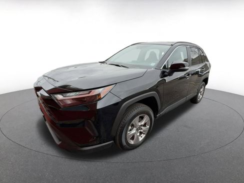 Used 2025 Toyota RAV4 XLE image 4