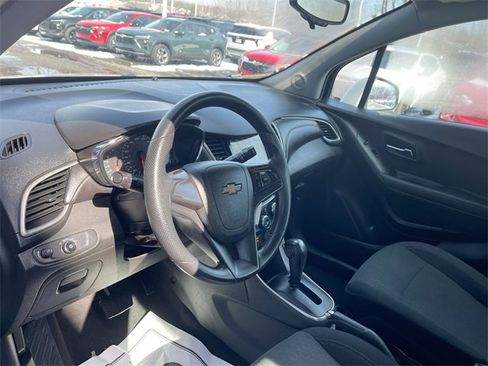 Used 2018 Chevrolet Trax LS image 10