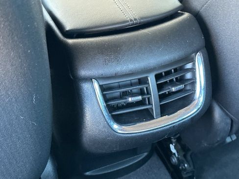 Used 2018 Chevrolet Malibu LT FWD image 13