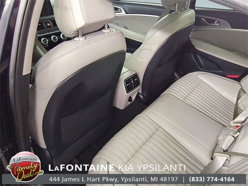 Used 2020 Genesis G70 3.3T image 27