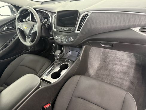 Used 2025 Chevrolet Malibu LS FWD image 11