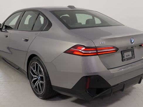 Used 2025 BMW i5 M60 image 38