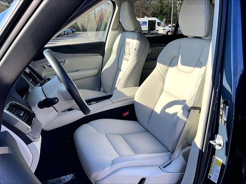 Certified 2024 Volvo XC90 B6 Plus w/ Protection Package Premier image 8