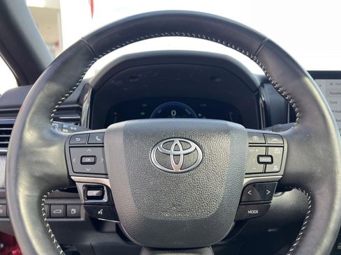 Used 2025 Toyota Camry SE w/ Multimedia Upgrade Package image 23
