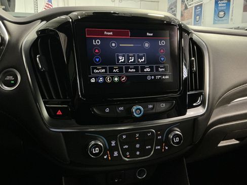 Used 2023 Chevrolet Traverse LT FWD image 22