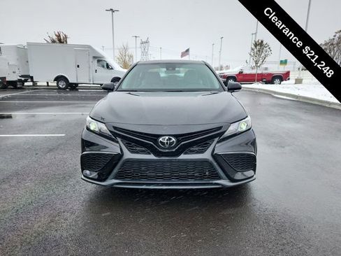 Used 2023 Toyota Camry SE image 2
