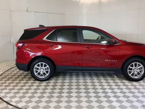 Used 2024 Chevrolet Equinox LT w/ LPO, Floor Liner Package FWD image 4