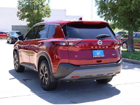 Used 2021 Nissan Rogue SV FWD image 4