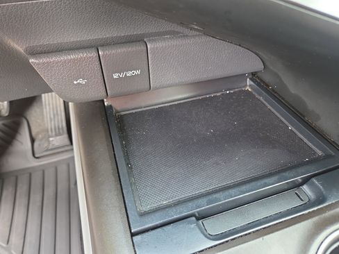 Certified 2021 Toyota Camry SE image 27