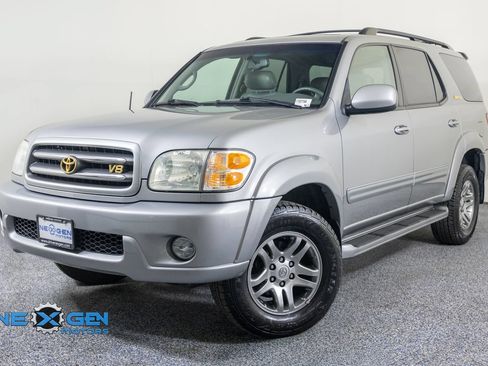 Used 2004 Toyota Sequoia Limited w/ Preferred Accessory Pkg AWD/4WD image 3