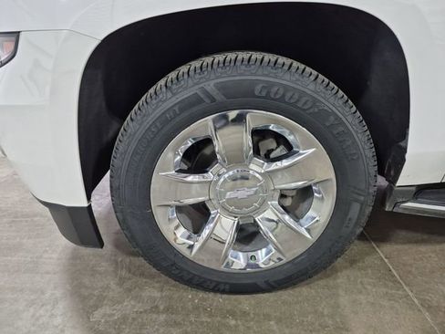 Used 2017 Chevrolet Tahoe Premier AWD/4WD image 32