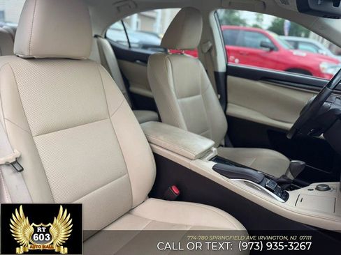 Used 2017 Lexus ES 350 w/ Navigation System Package FWD image 13