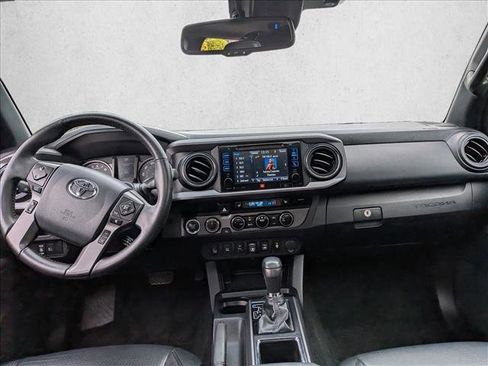 Used 2018 Toyota Tacoma TRD Off-Road image 16