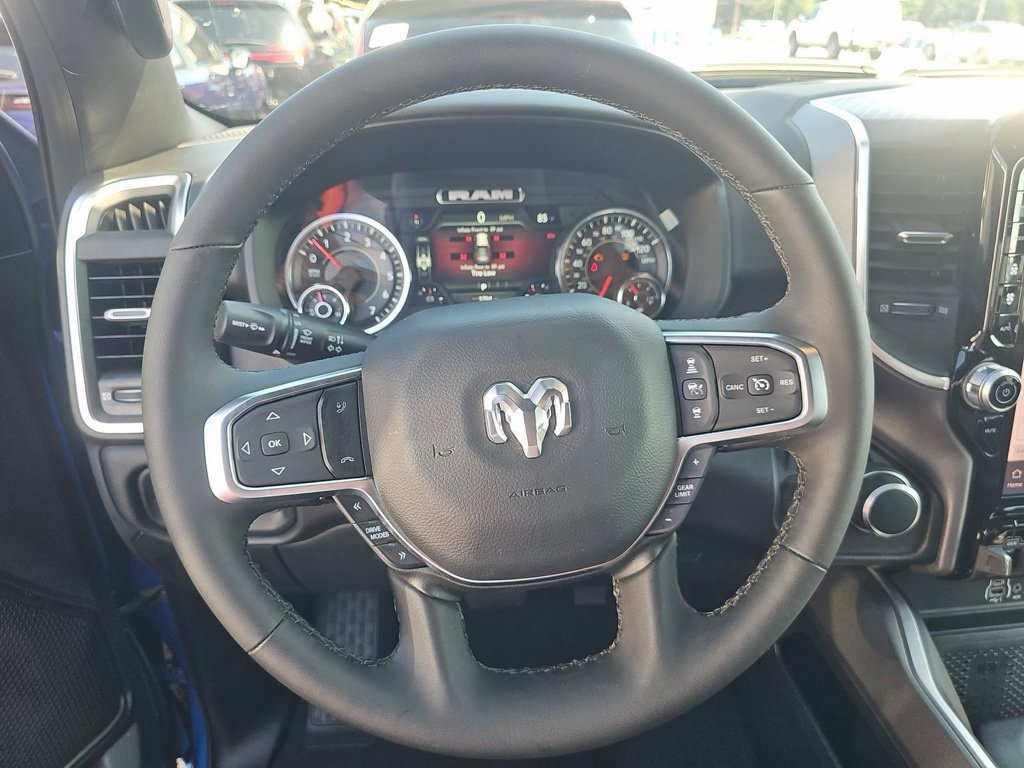 Used 2025 RAM 1500 Big Horn AWD/4WD image 3
