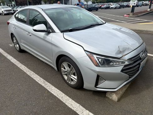 Used 2019 Hyundai Elantra SEL w/ Cargo Package FWD image 2