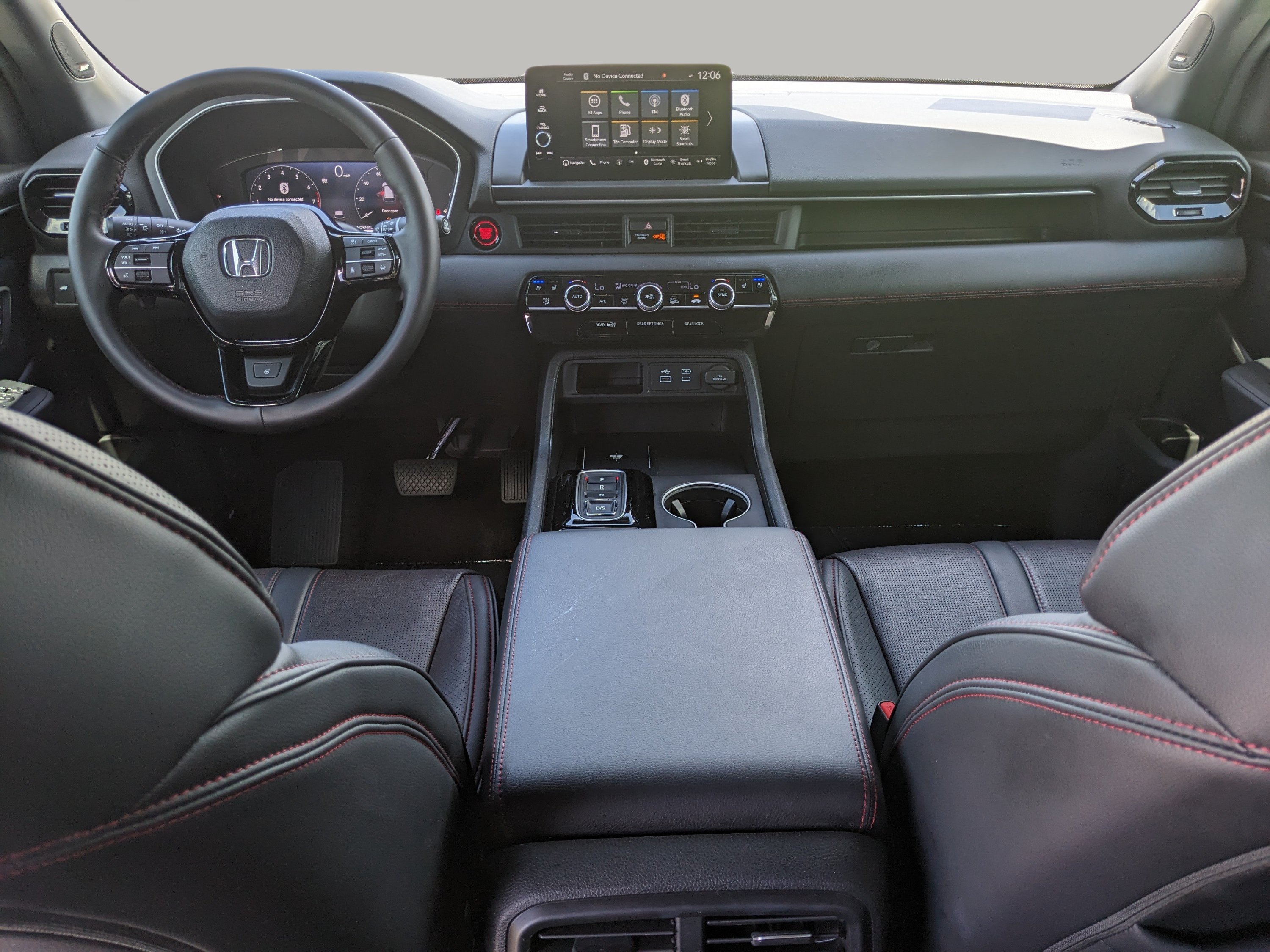 Used 2025 Honda Pilot Black Edition image 13