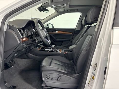 Used 2022 Audi Q5 2.0T Premium w/ Convenience Package AWD/4WD image 11