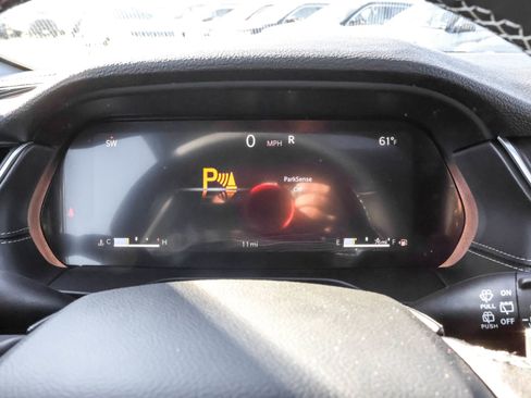 New 2025 Jeep Grand Cherokee L Altitude image 24