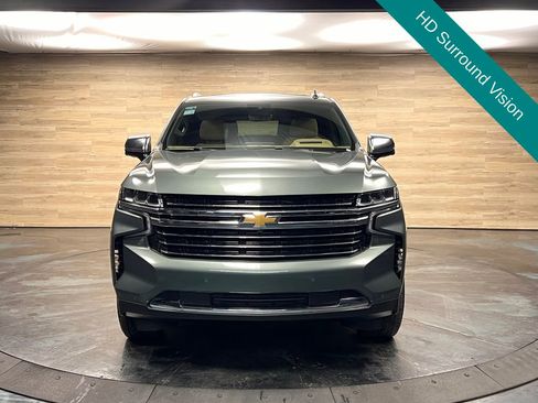 Used 2024 Chevrolet Suburban Premier w/ Premium Package 2 AWD/4WD image 18