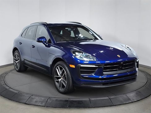 Used 2024 Porsche Macan image 9