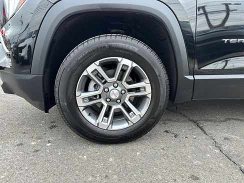 Used 2025 GMC Terrain Elevation image 35